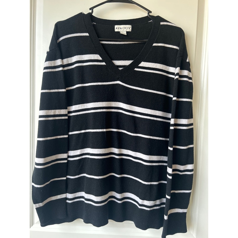Ava & Viv Womens 1X Black White Striped V-Neck Long Sleeve Knit Sweater